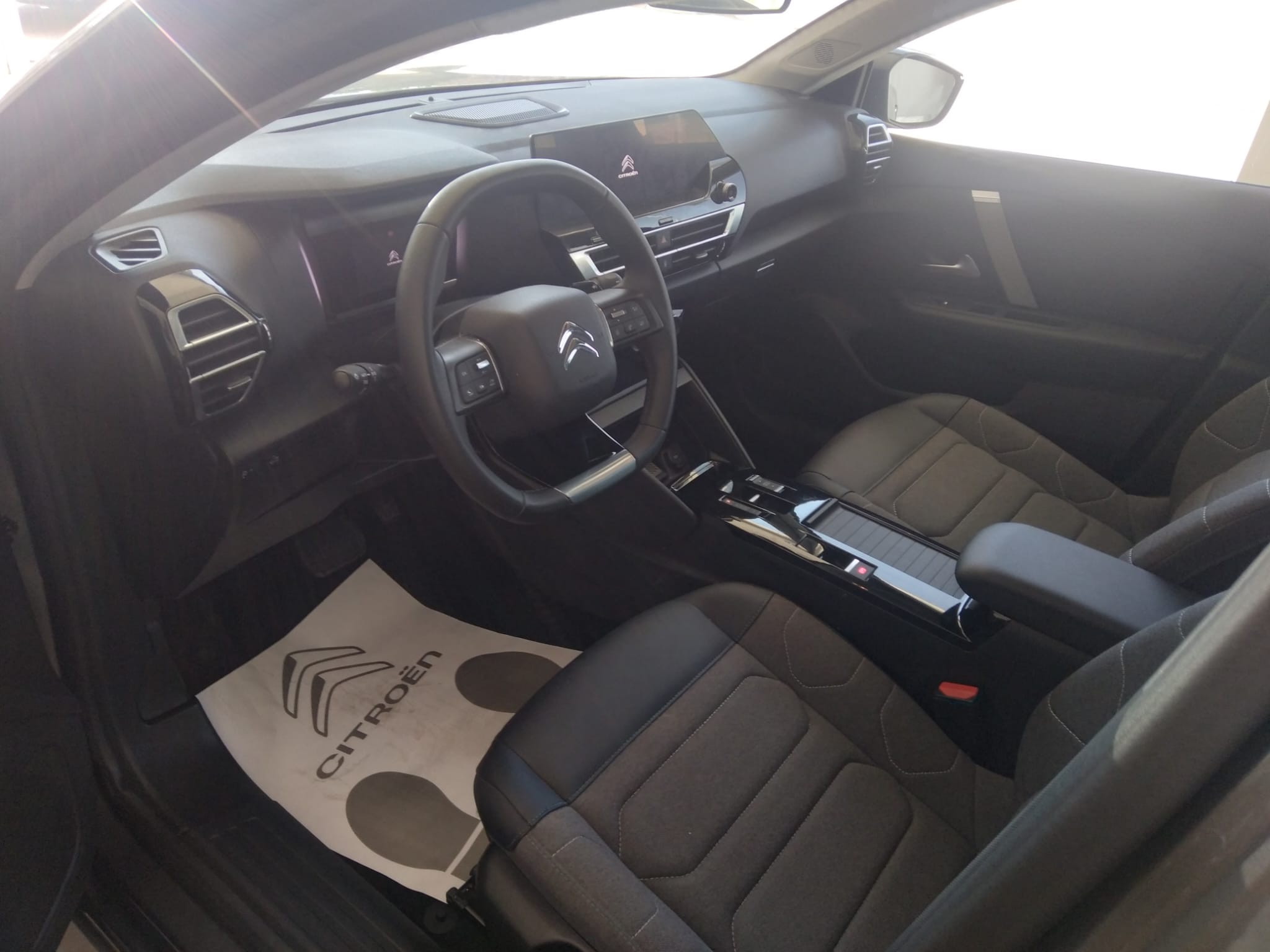 
								CITROEN – C4 X full									