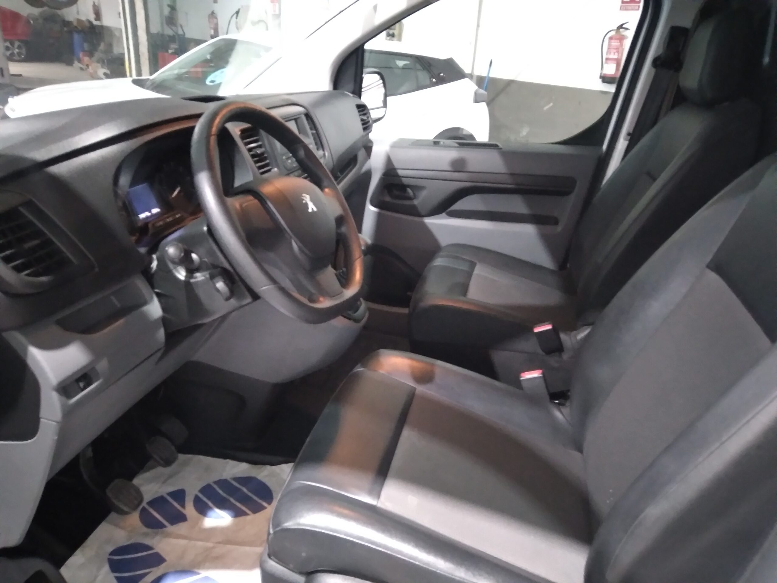 
								PEUGEOT – Expert Furgon Pro 2.0 BlueHDi 120 SS Long full									