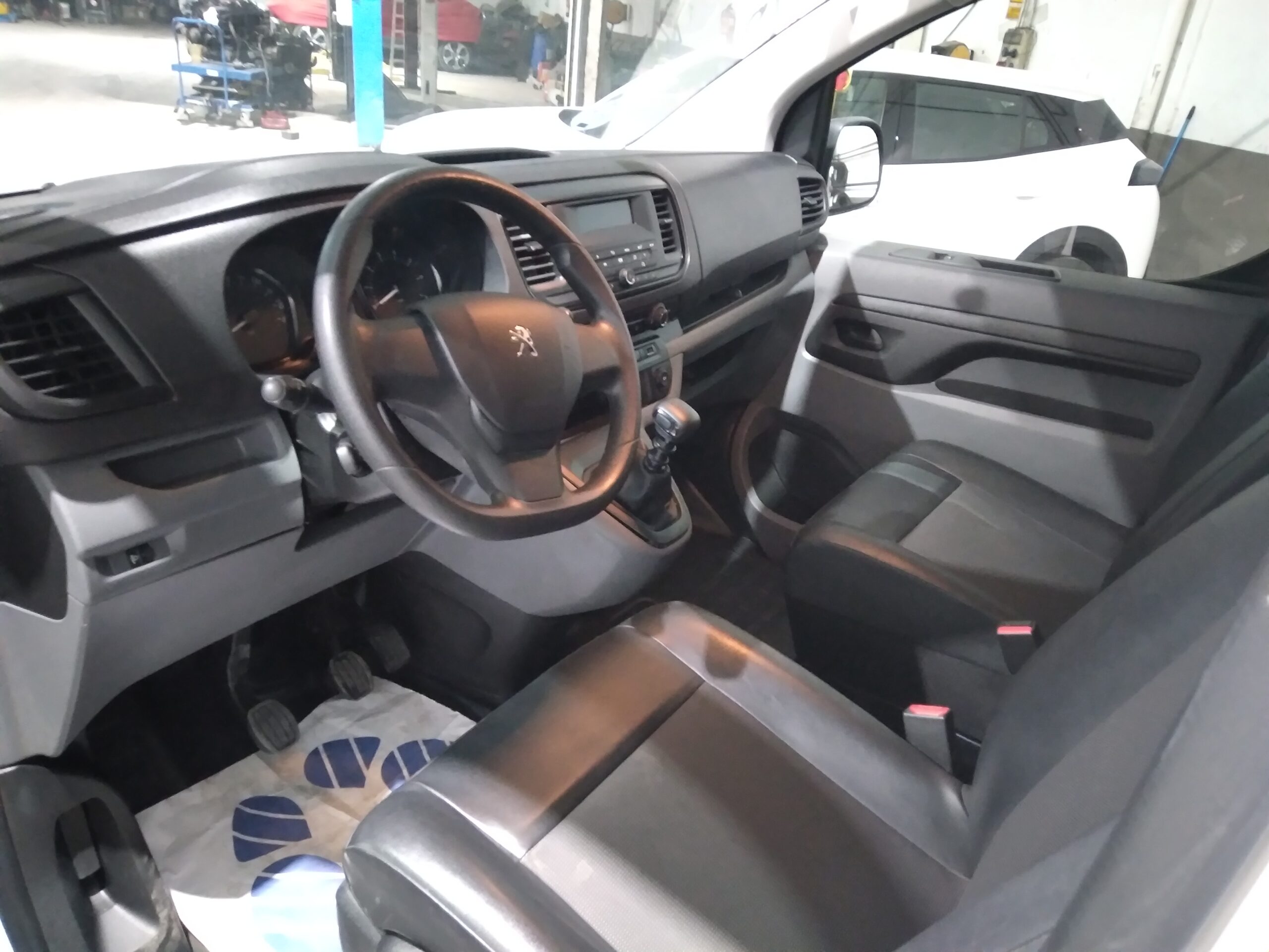
								PEUGEOT – Expert Furgon Pro 2.0 BlueHDi 120 SS Long full									