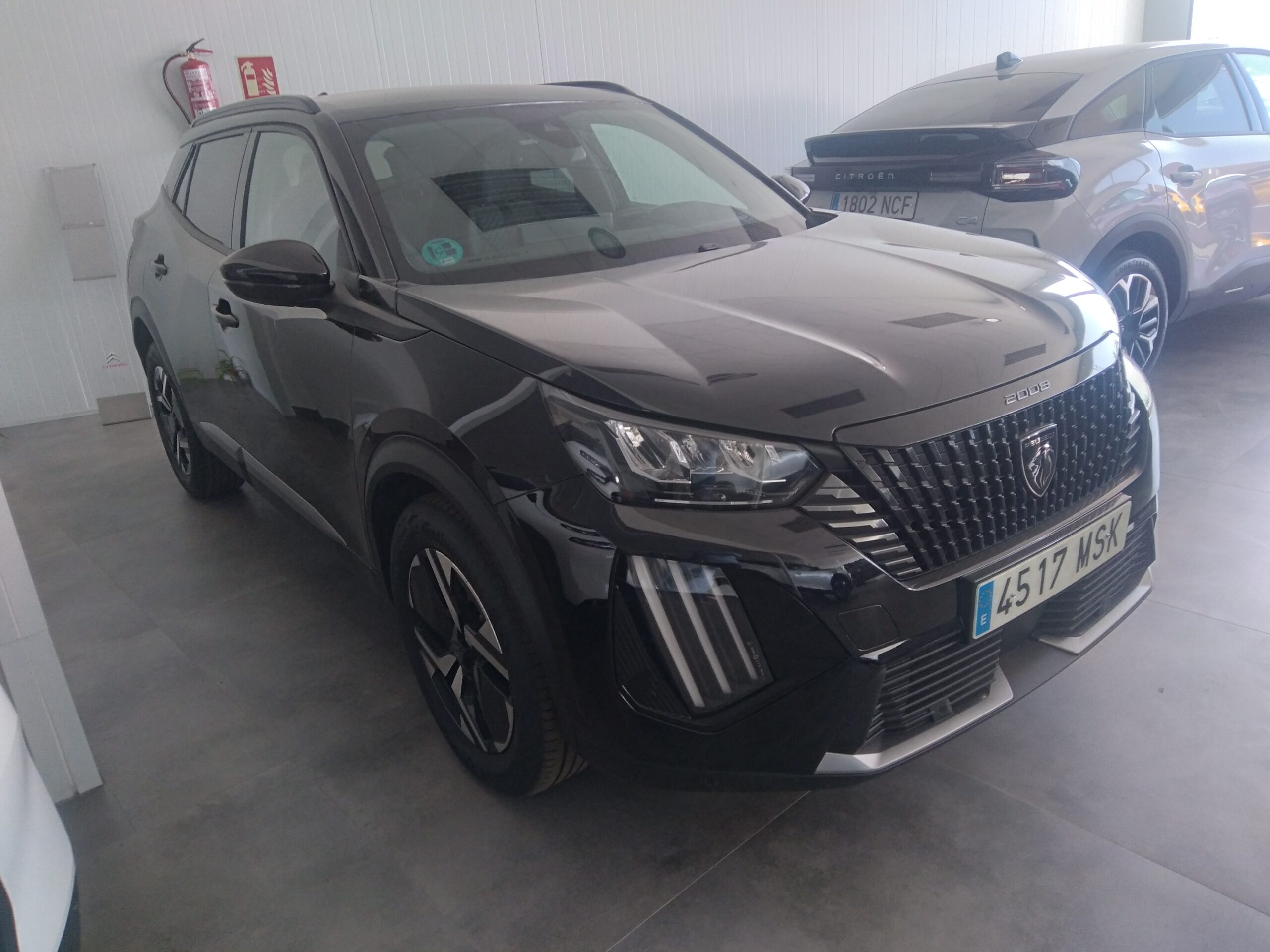 PEUGEOT 2008 Allure Gasolina 100 SS 6 Vel. MAN