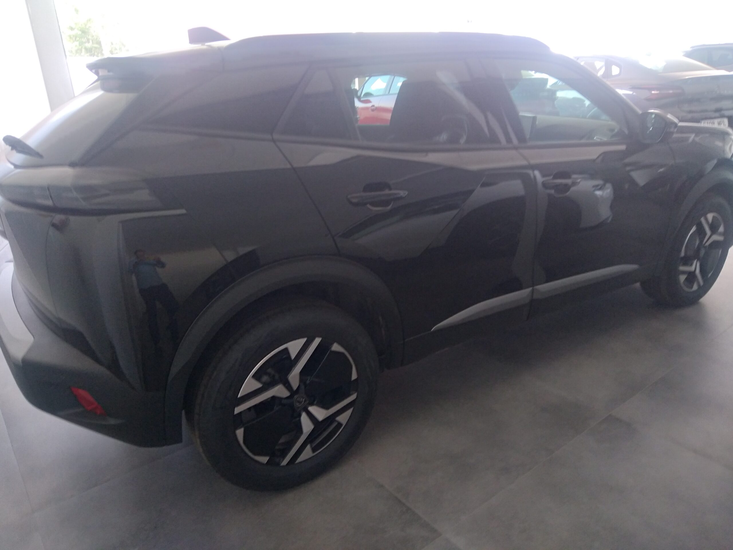 PEUGEOT 2008 Allure Gasolina 100 SS 6 Vel. MAN