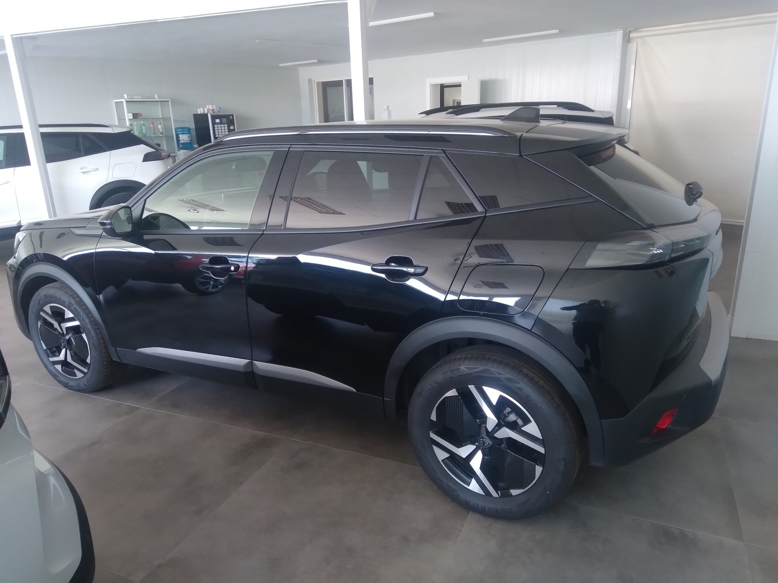 PEUGEOT 2008 Allure Gasolina 100 SS 6 Vel. MAN