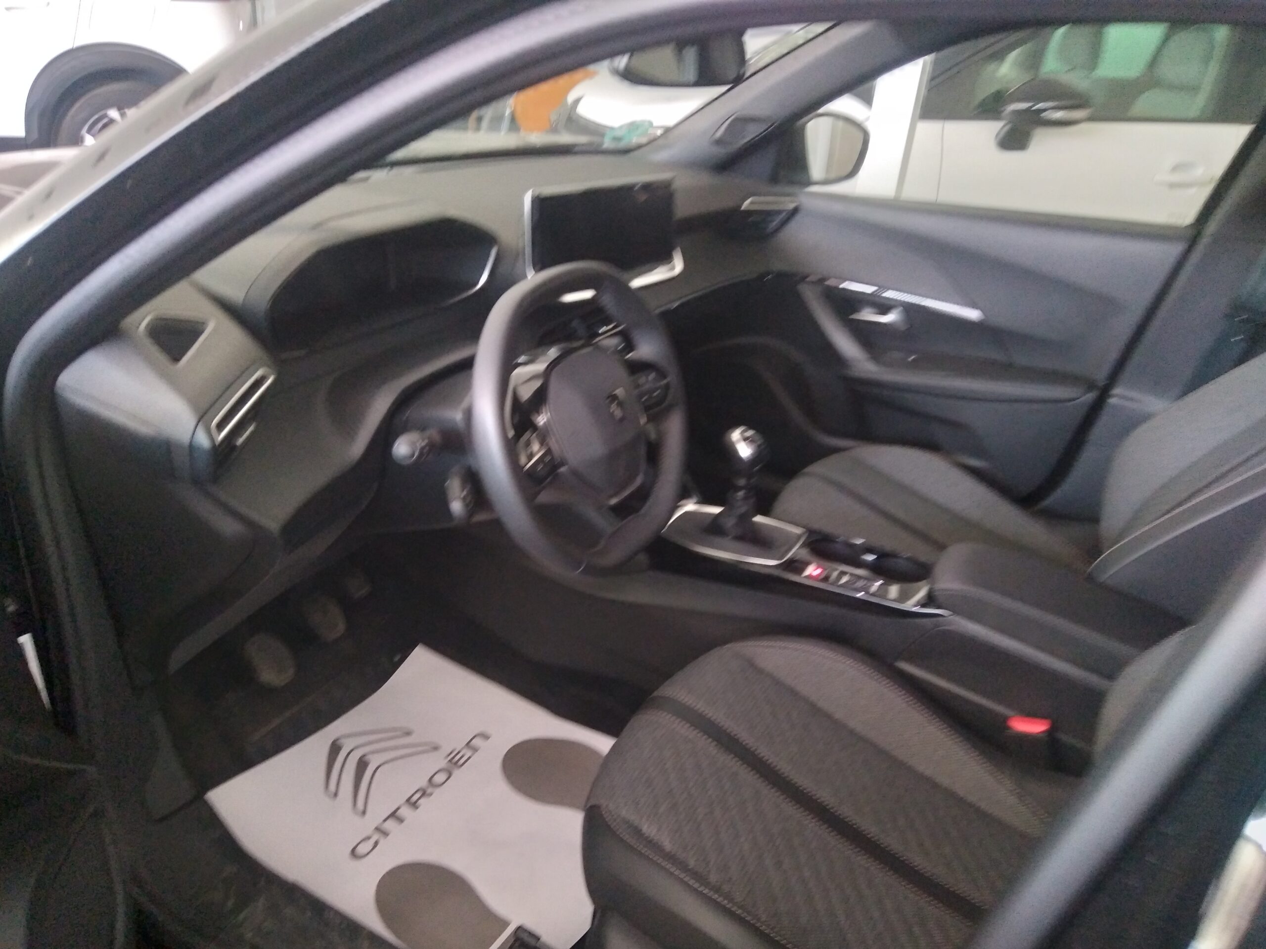 
								PEUGEOT 2008 Allure Gasolina 100 SS 6 Vel. MAN full									