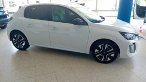 Peugeot 208 Allure PureTech 100 CV blanco en Automóviles Moralo