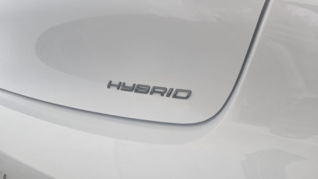 Peugeot 208 Style Hybrid 110 e-DCS6 blanco en Automóviles Moralo