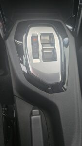 Peugeot 208 Style Hybrid 110 e-DCS6 blanco en Automóviles Moralo