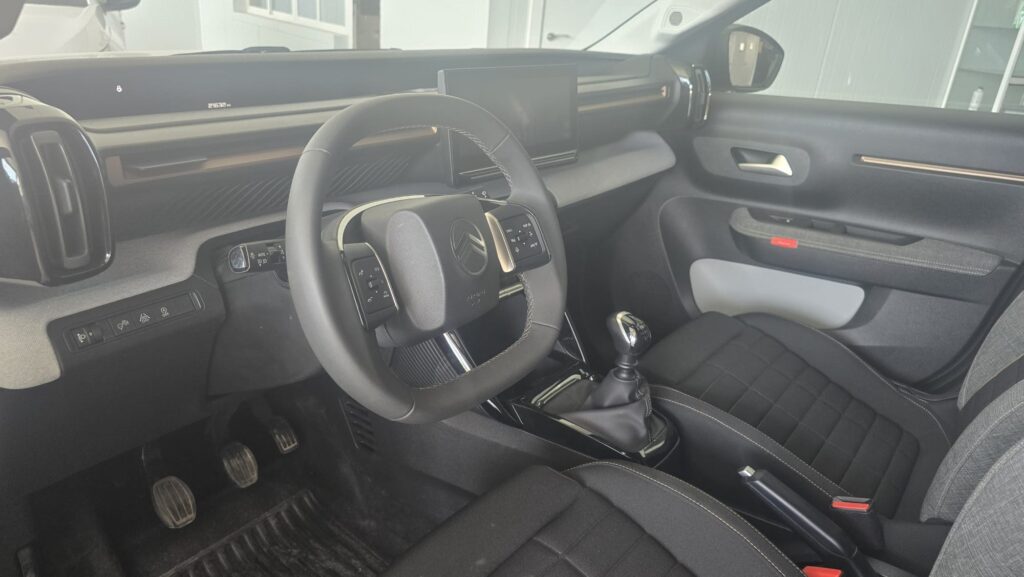 Citroën C3 Aircross Turbo 100 S&S 6v Plus gris metalizado en Automóviles Moralo