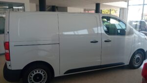 Fiat Scudo Talla M Diésel 120 CV blanco en Automóviles Moralo