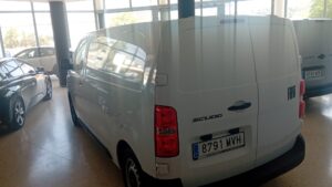 Fiat Scudo Talla M Diésel 120 CV blanco en Automóviles Moralo
