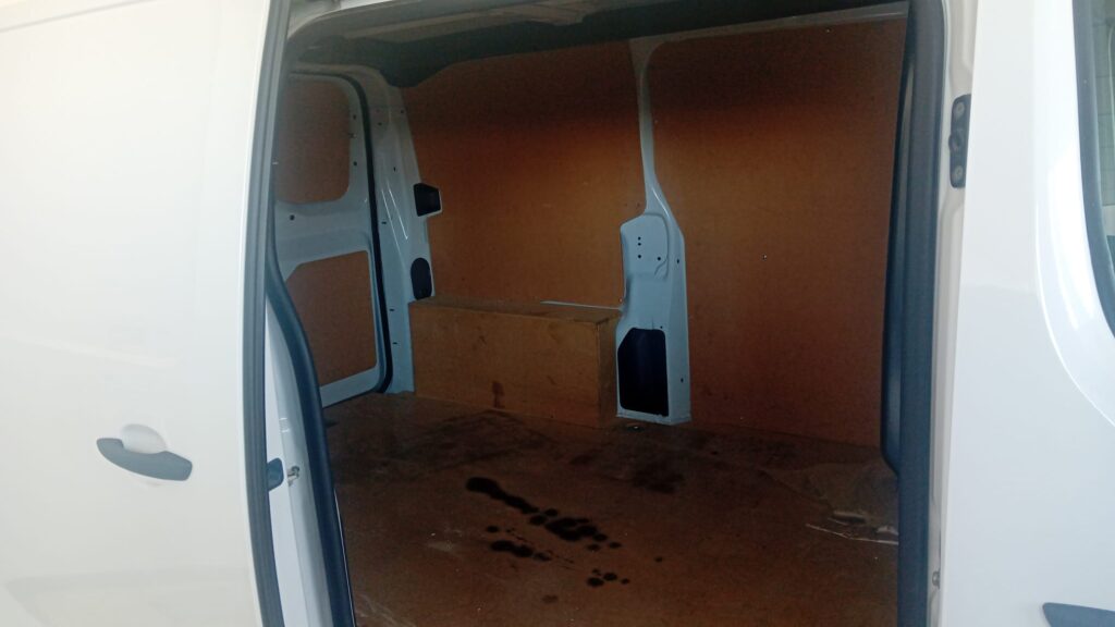 Fiat Scudo Talla M Diésel 120 CV blanco en Automóviles Moralo