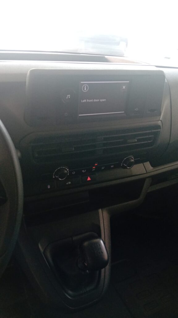 Fiat Scudo Talla M Diésel 120 CV blanco en Automóviles Moralo