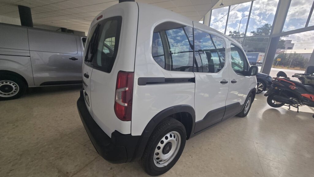 Peugeot Rifter Active Business BlueHDi 100 blanca en Automóviles Moralo