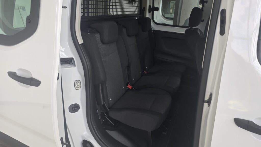 Peugeot Rifter Active Business BlueHDi 100 blanca en Automóviles Moralo